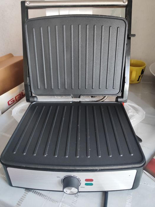 Електричний гриль Grunhelm