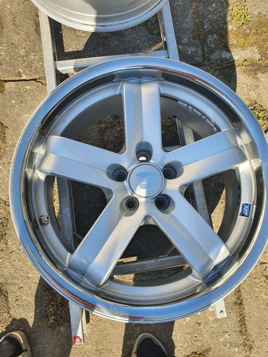 Felgi aluminiowe 17 radius rezerwacja