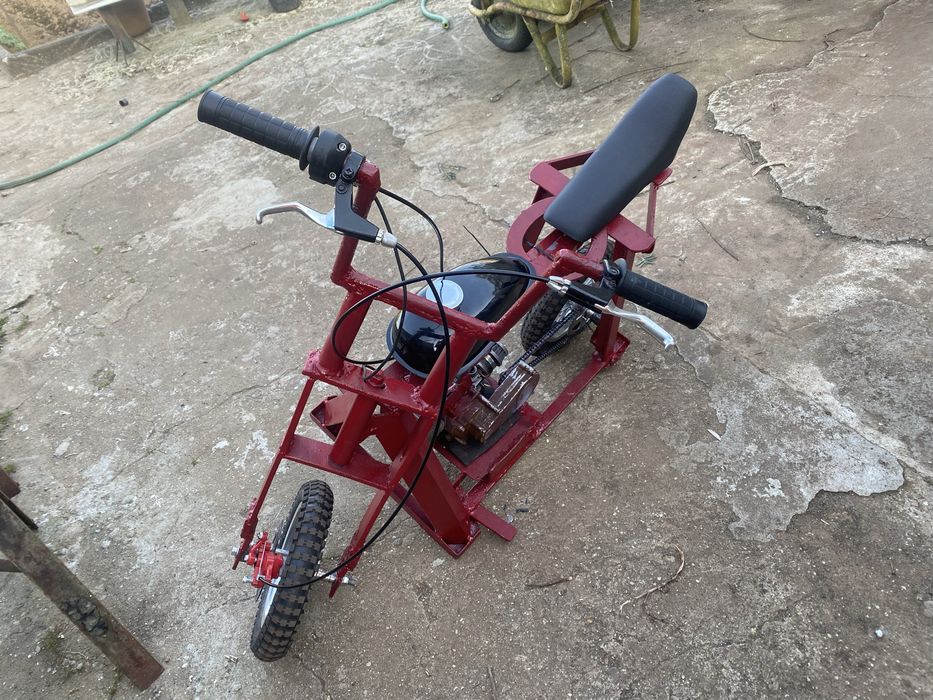 Motinha 49cc  anda muito bem  esta lova