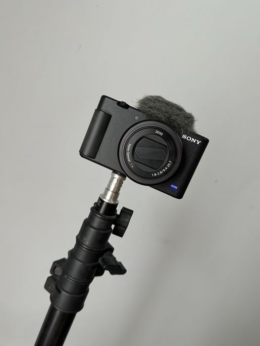 Câmara Sony ZV-1 4K (Ideal p/ Vlogging e Vídeo)