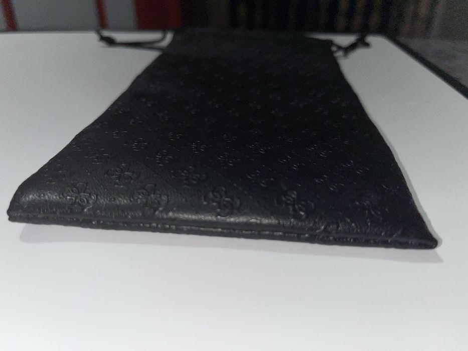 Чехол для очков Guess