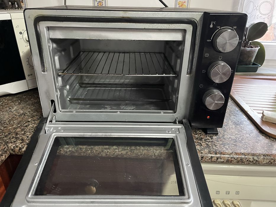 Forno elétrico em bom estado