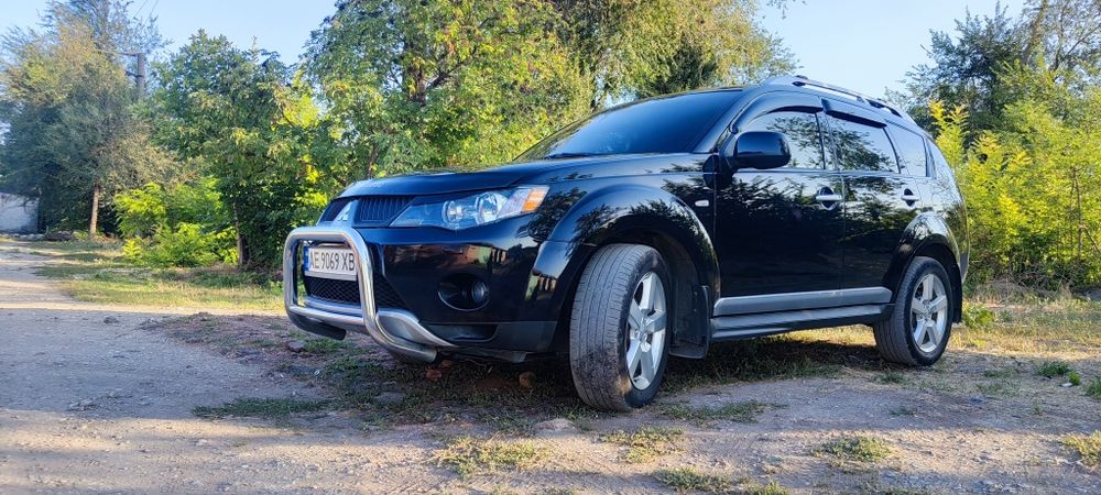 Продам Mitsubishi Outlender XL