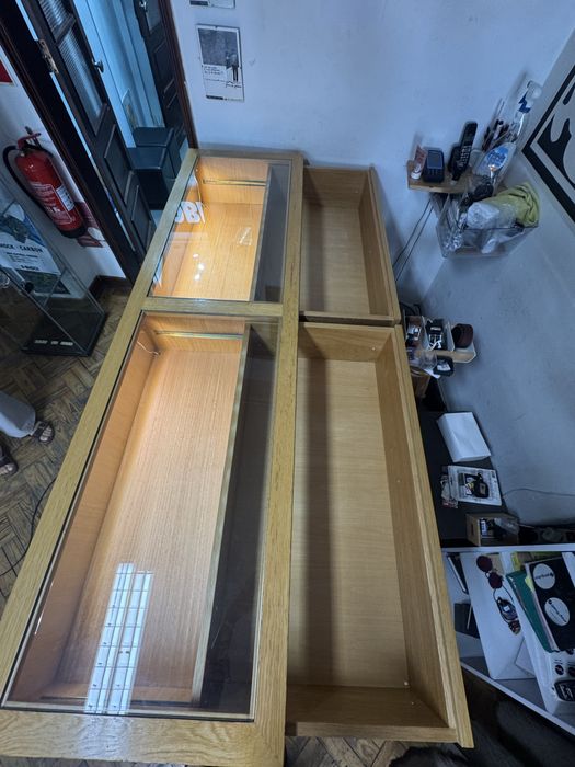 Balcão de Atendimento c/ Vitrine e Luz