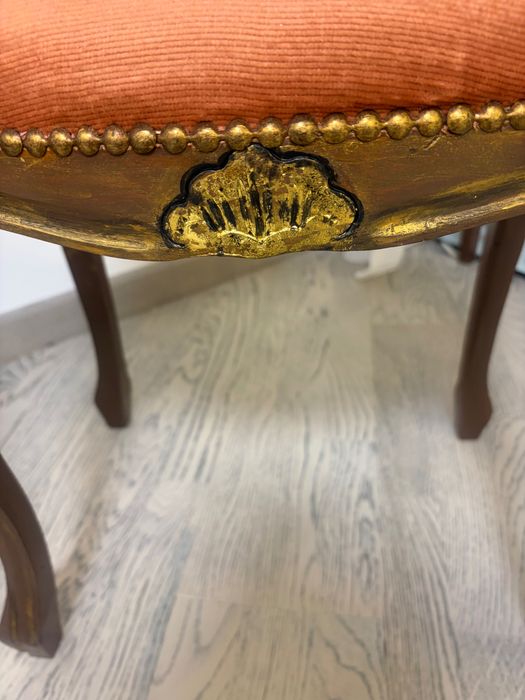 Вінтажні пуф-стілець в стилі  бороко ( 2 шт) зроблені в Італії