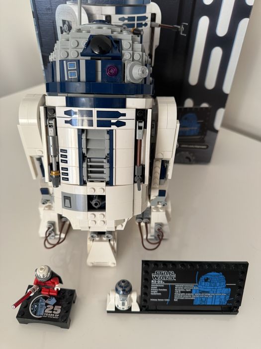 Lego Star Wars R2-D2 75379