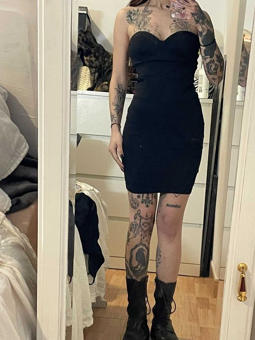 Vestido bershka preto justo