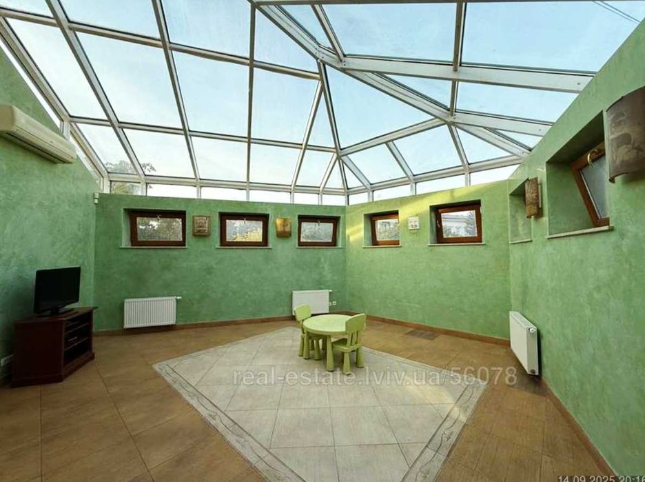 Продаж унікальної дворівневої квартири, 325 м2, вул. С.Бандери $299000 - View 3