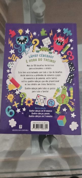 Livro Infantil "Quebra-Cabeças Fantásticos"
