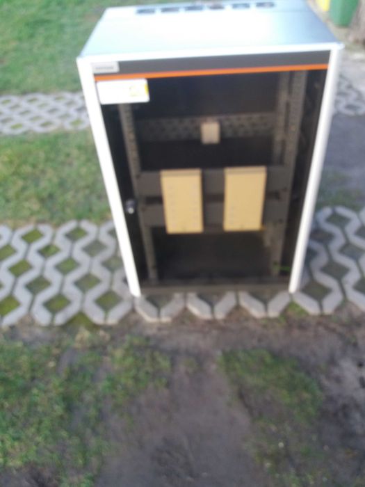 Szafa wisząca Alcatel.