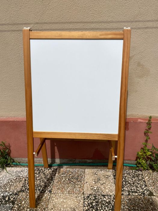 Quando de giz e canetas ikea para criança