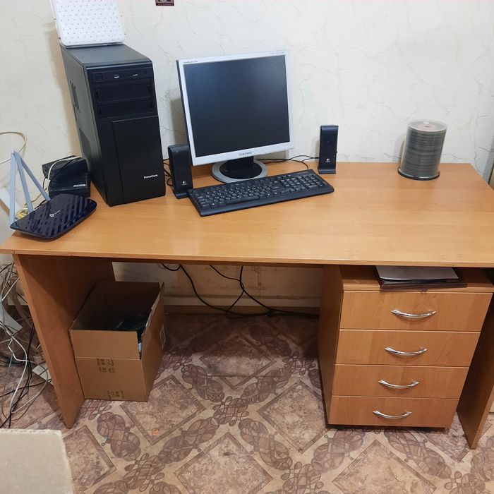 Продам офісні меблі