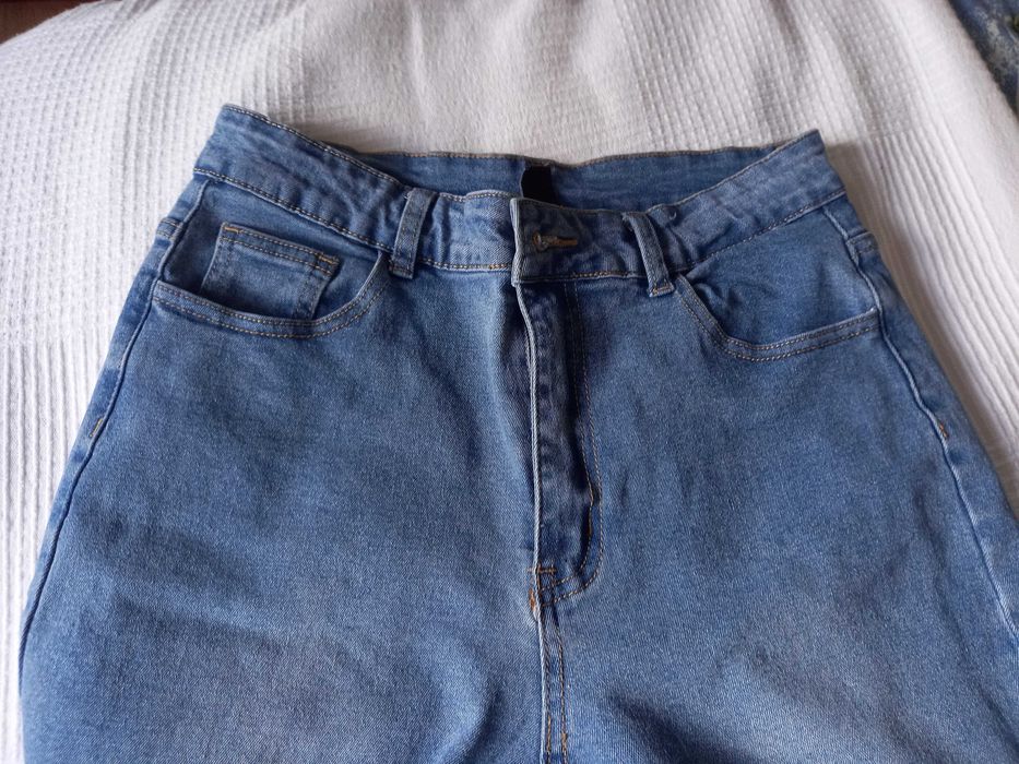 Calças ganga CIDER, perna larga, Tam M, mas veste S (Portes incluídos)