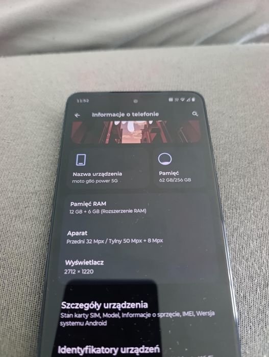 Telefon Motorola g86 power 5G.
