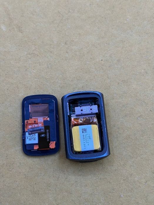 smartband fitbit charge 5 czarny uszkodzony opis