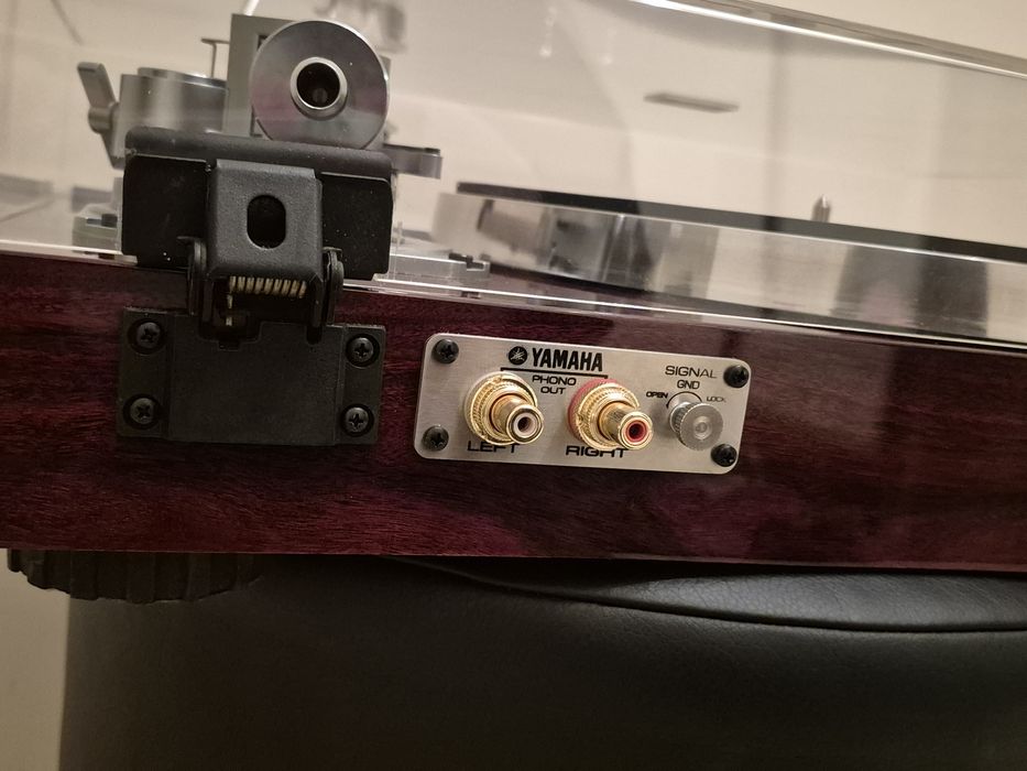 Gramofon vintage Yamaha YP-D51