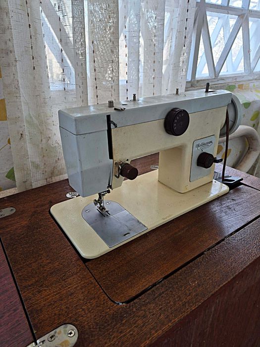 Продам добротну швейну машинку Чайка 134