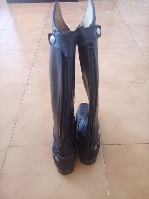 Botas 36, toque e colete de equitação