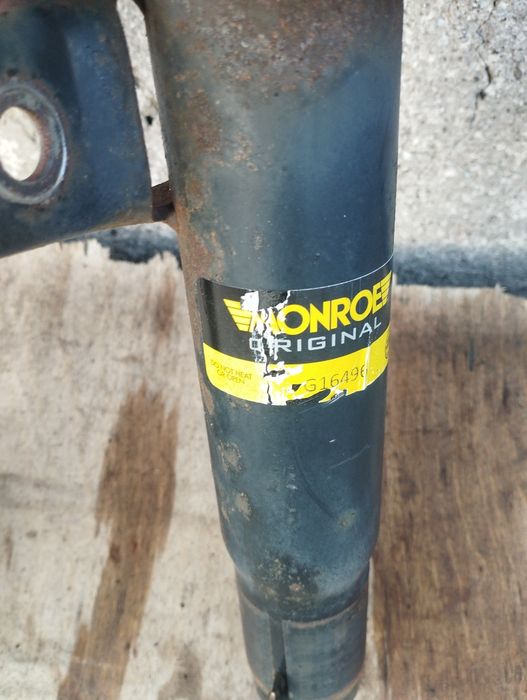 Передние стойки Skoda Octavia A5