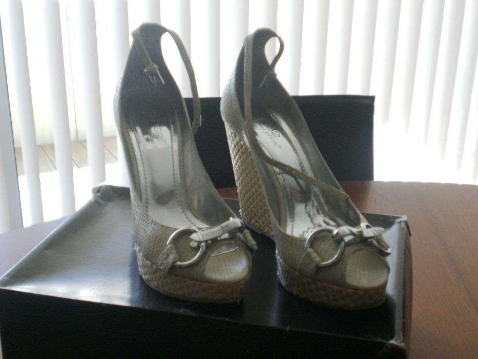 Sandálias Cunha Novas