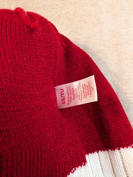 Шапка Canada з помпоном унісекс нова