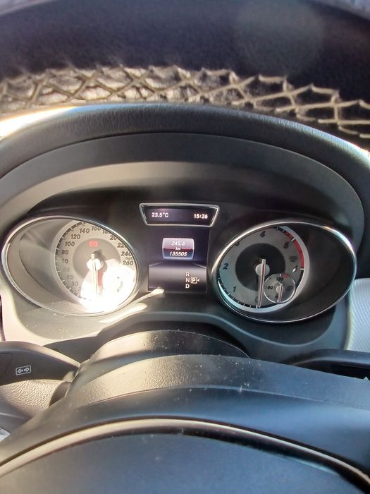 Mercedes  GLA 220Cdi urban + pack night