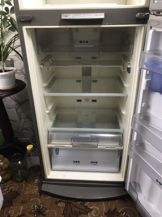 Холодильник Whirlpool