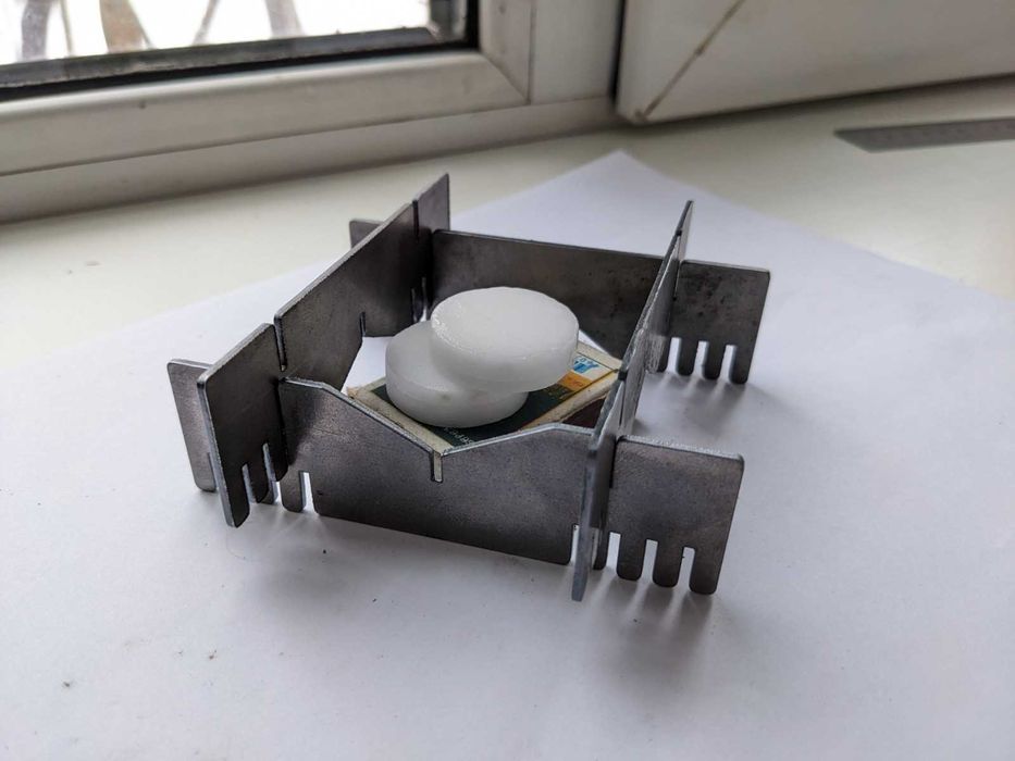 Приладдя для приготування їжі на окопній свічці