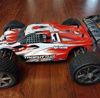 Samochód TRAXAS elektryczny.