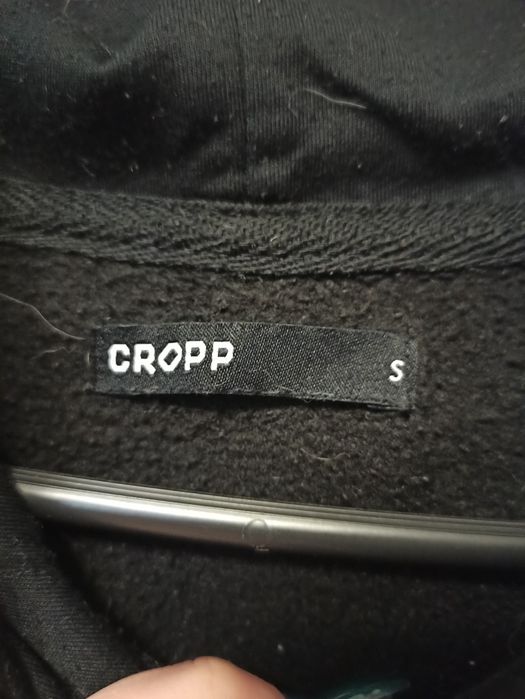 Czarna bluza cropp