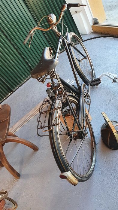 Bicicleta Antiga Pasteleira