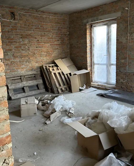 Продаж 2 поверхового дуплекса