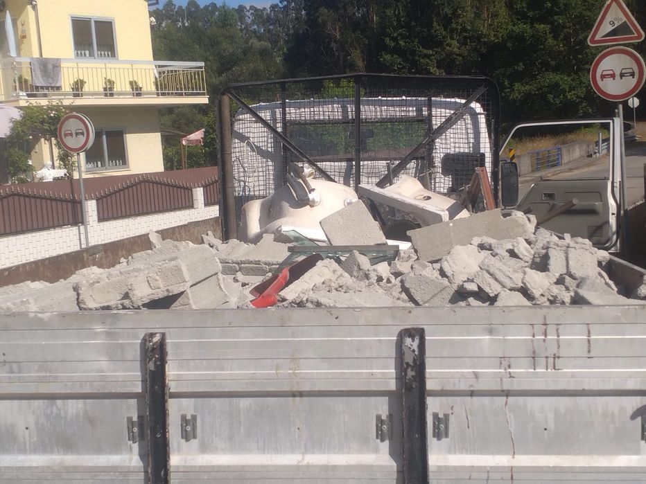 Fazemos limpeza de entulhos