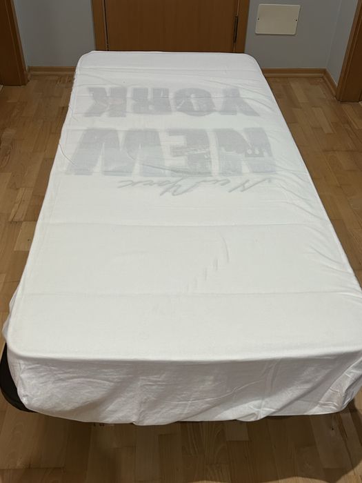 Sommier / base para colchão com dimensão 90 x 200 cm