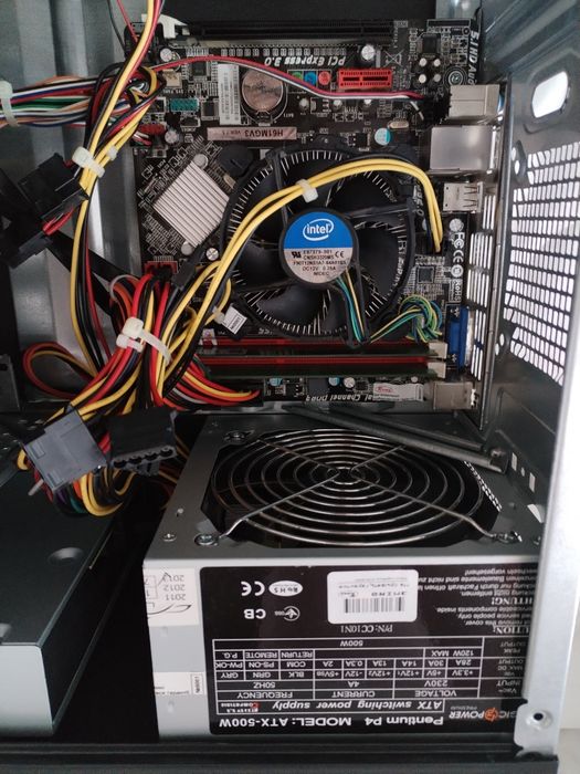 Продам  комплектом, або окремо.