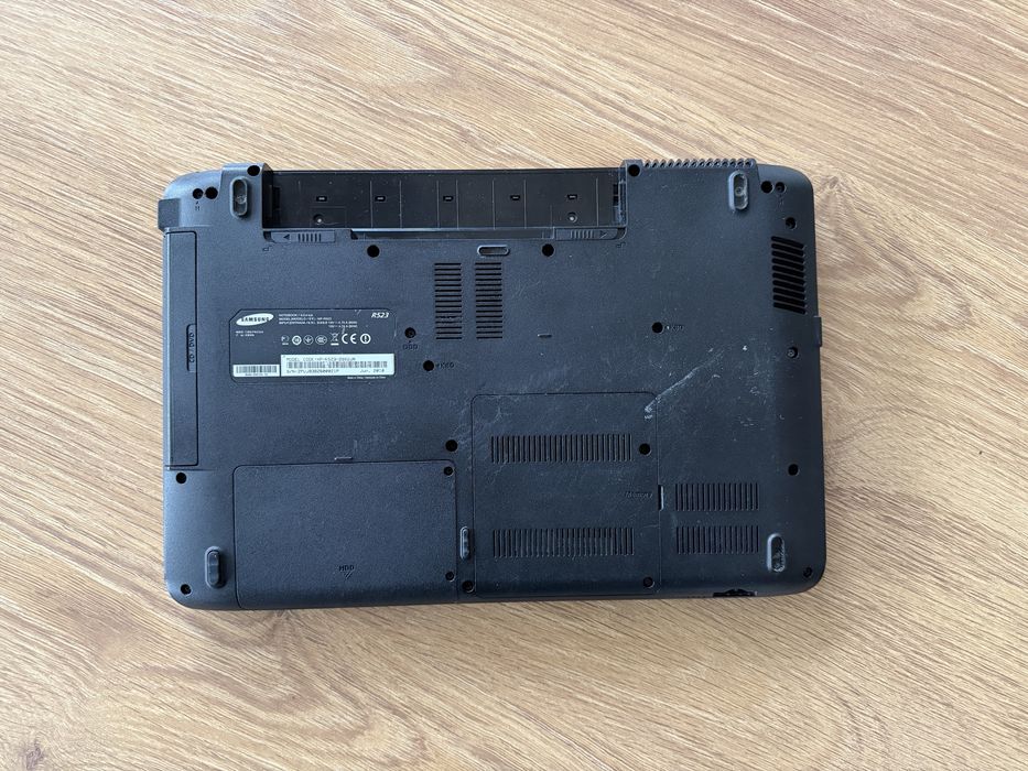 Ноутбук Samsung R523