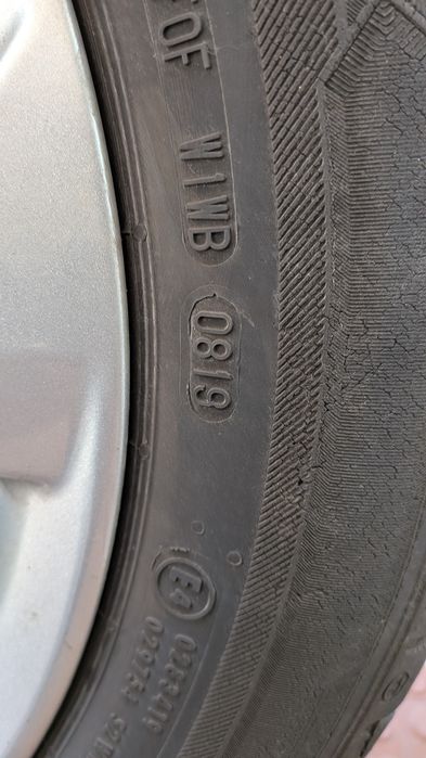Jantes Originais Toyota Auris 16" + Pneus Barum 205/55 R16