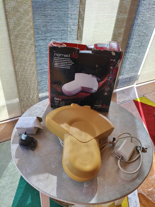 TV LED LAZER 15.6" + Antena Nomad