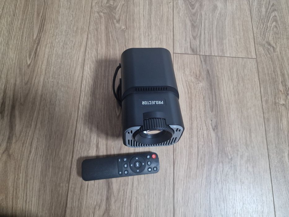 Projektor 4k android smart wifi Bluetooth