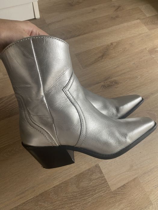 Bota prateada Zara N36