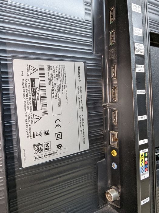 Samsung UE49NU7100 Smart TV Tizen OS 4K HDR / 2019