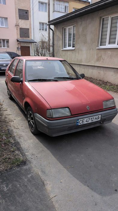 Автомобіль Renault 19