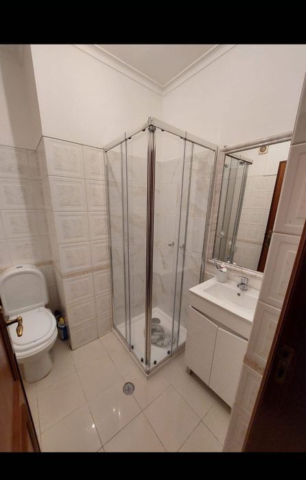 Quarto casal para alugar em Queluz