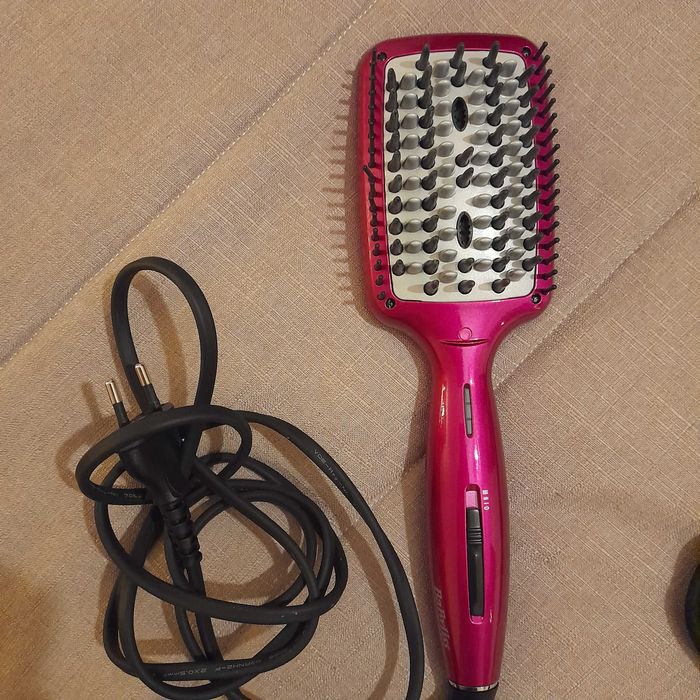 Escova modeladora Babyliss 3D Liss Brush HSB100E