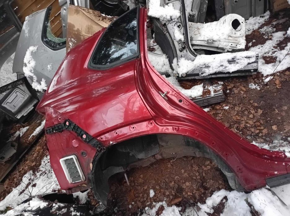 Toyota Corolla Cross ćwiartka błotnik prawa tył wysyłka