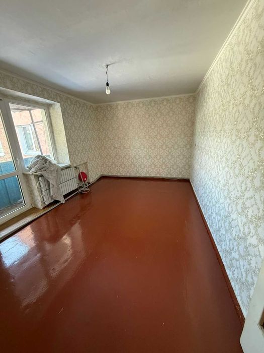 Продаю уютную и очень теплую 2х комнатную квартиру г Мерефа р-н дрп