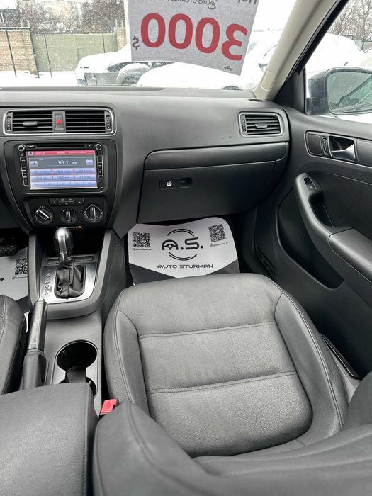 Продам Volkswagen Jetta 2010 рік можлива розстрочка,кредит,обмін!