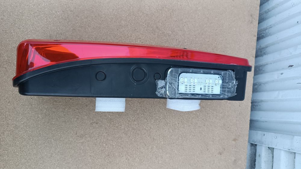 Vendo farolim esquerdo de camião DAF xf 106 ano 2012 Led