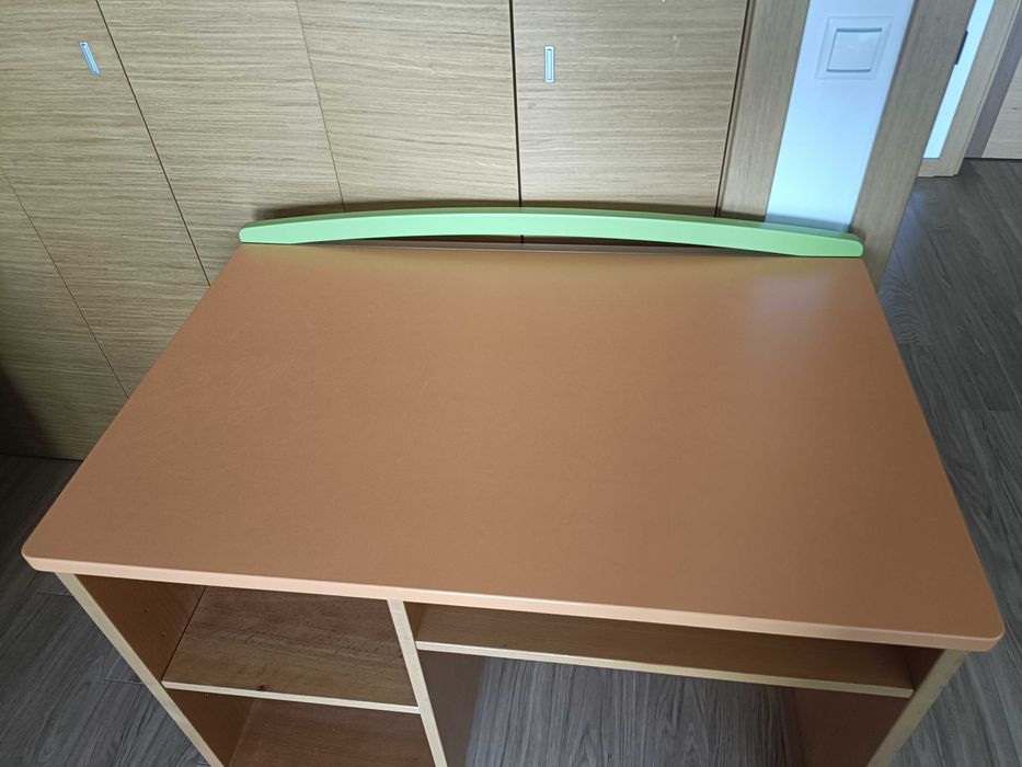 Secretária criança/jovem