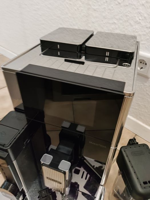 Кавомашина Delonghi Maestoza - преміальна кавомашина для дому